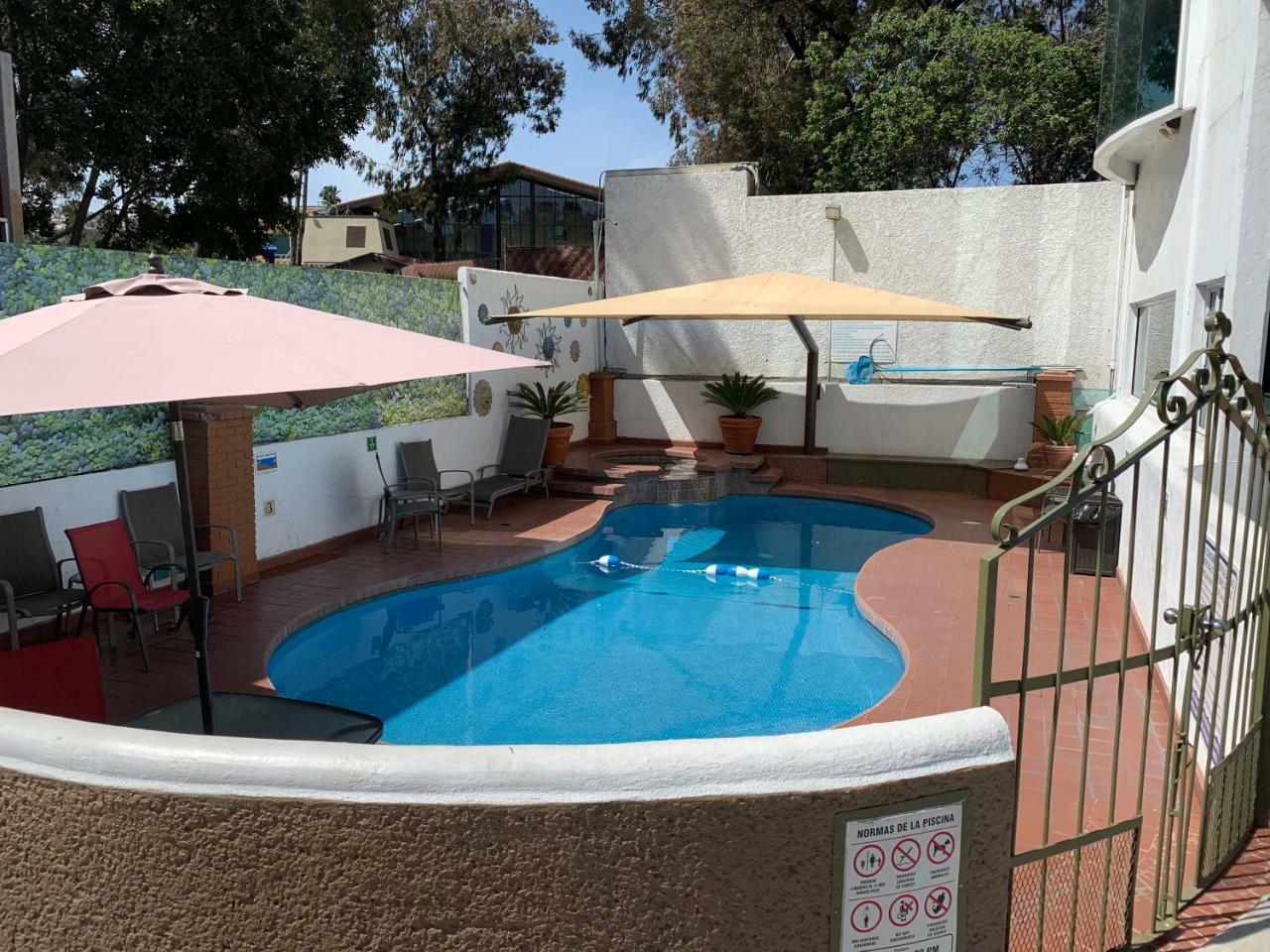 R Inn De Tijuana Exterior foto
