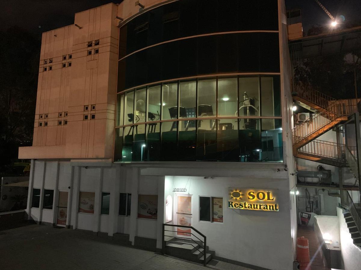 R Inn De Tijuana Exterior foto